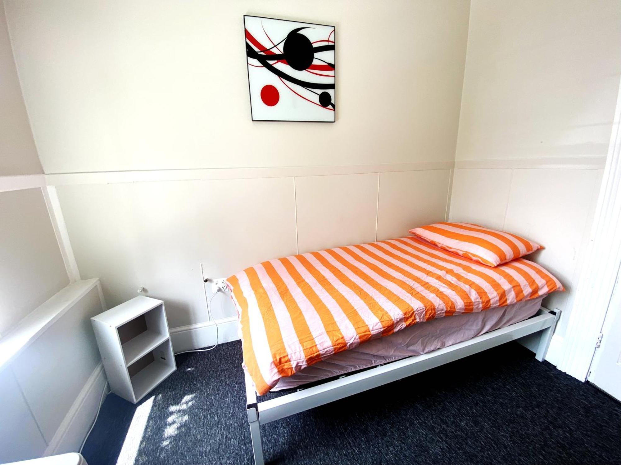 215 Edinburgh Castle Hostel Auckland Bagian luar foto